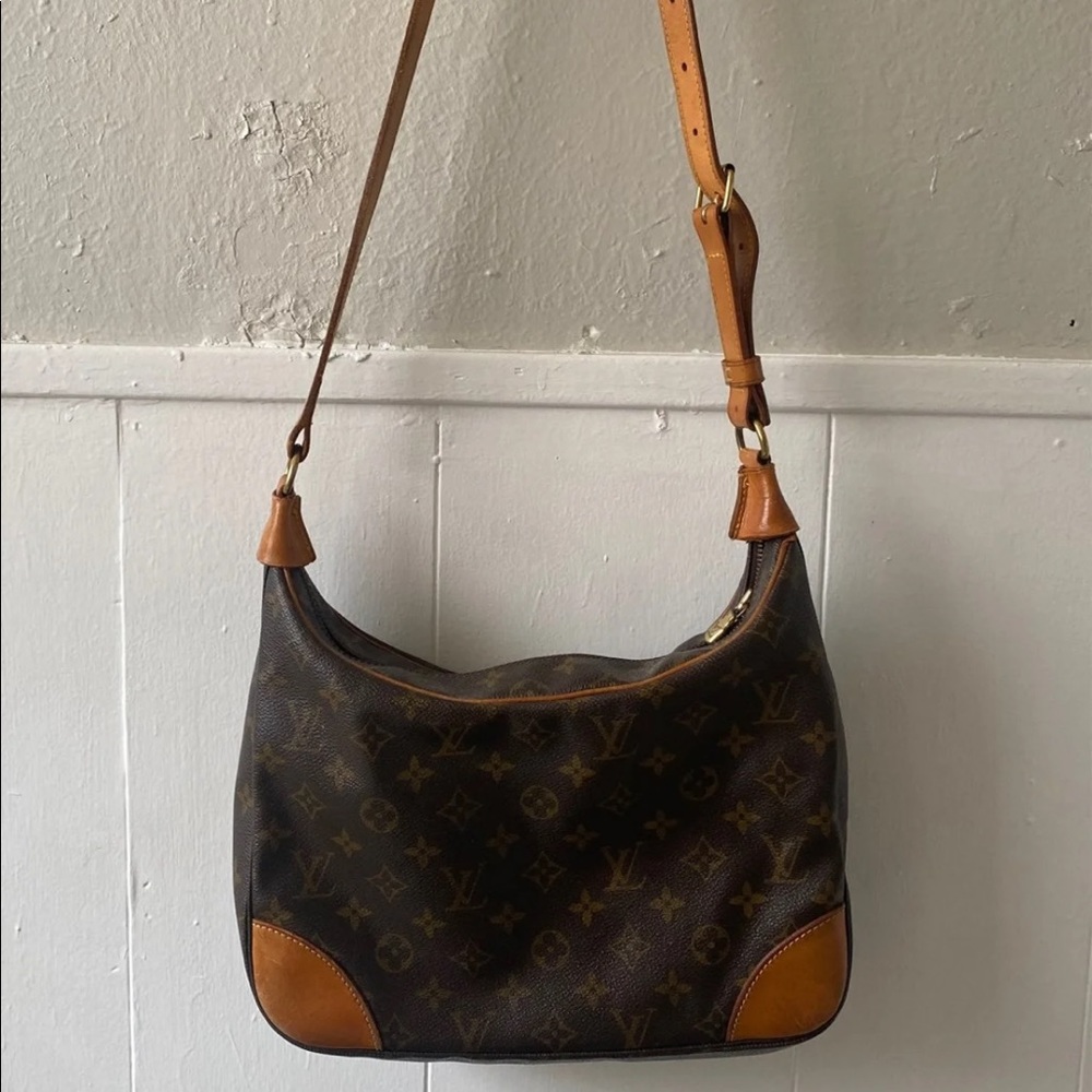 Louis Vuitton shoulder bag